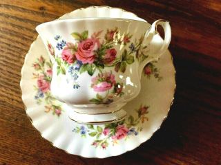 Royal Albert English Bone China Tea Cup & Saucer Pink " Moss Rose " Scalloped Euc