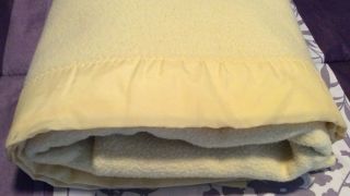 Vintage Yellow Rayon Cotton Weave Blanket Satin Trim Double Bed 74 " X 87 "