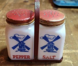 Vintage Set Usa Milk Glass Windmill Range Salt Pepper Shakers W Red Lids & Caddy
