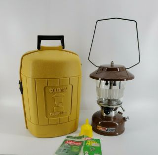 Vintage Coleman Lantern 275 Brown W/ Yellow Clamshell Case 3/81