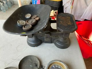 Antique Wt Avery Cast Iron Scale Grocers Balance Weights.