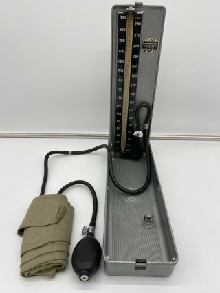Antique Physician Dr Baumanometer Blood Pressure Gauge Complete 300,  Case