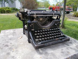 Vintage Antique Underwood Portable Typewriter 692624