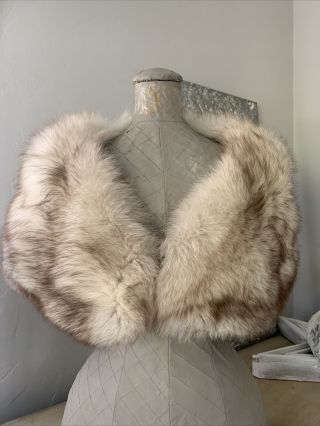 Vintage Off - White Silver Fox Fur Shoulder Wrap Cape Stole Shrug Capelet Jacket