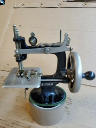 Rare Pre - 1920 Singer Sewing Machine K - 20,  Cast Iron,  Mini 6.  5 " H
