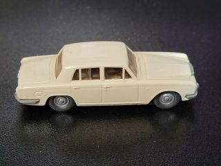 Vintage Wiking Rolls Royce Silver Shadow (beige) - 1:87 Ho Scale
