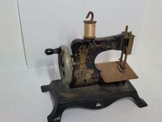 Antique Toy Sewing Machine - Metal - Orig Paint - Litho? Childs Size - Patina - 6 In - Nr