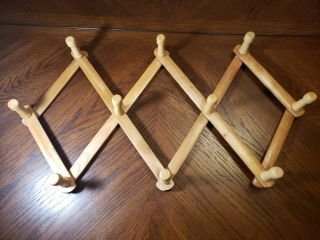 Accordian Expandable Wood 10 Hook Rack Wall Hanger For Hats,  Scarves,  Etc