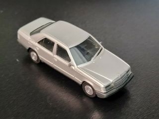 Herpa Mercedes - Benz 300 E (silver) - 1:87 Ho Scale