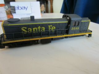 H O Trains: Project Santa Fe Light Road Diesel With Strong Motor & Broken Truck