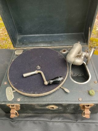 Running Antique Hand Crank Wind Up Portable Record Player In Case,  Needles