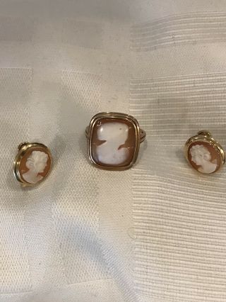 Vintage Estate 10k Yellow Gold Cameo Ring And Screw Back Earrings 6 Grams