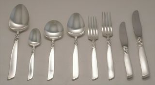 South Seas Pattern Oneida Community Silver Plate 44 Piece Set Of Cutlery