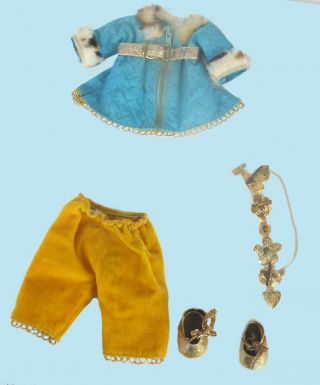 Vogue Ginny 8 " 1954 73 Whiz Kids Group.  Yellow Lounging Outfit.  Tagged