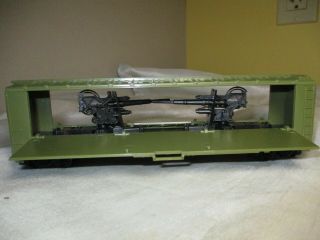 Model Power Ho Scale Us Army Box Car W/ Machine Guns