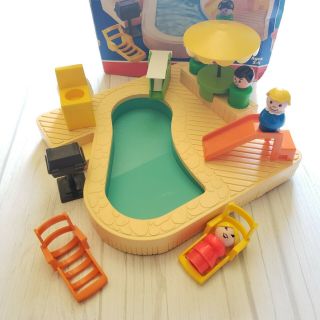 Vintage 1986 Fisher Price Swimming Pool 2526 Little People Complete