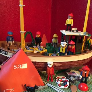 Playmobil 3551 Vintage Fishing Boat Trawler Captain Crew 1984 Incomplete 3