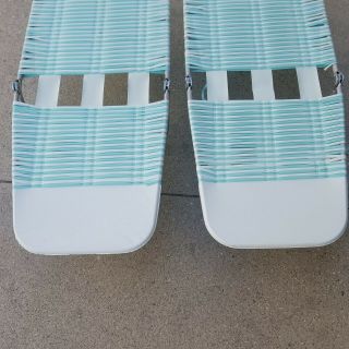 Vintage Folding Steel Lounge Lawn Beach Chair Vinyl PVC Tubing White Powder Blue 3