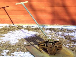 Vintage Antique Garden Hand Push Cultivator Tiller Weed Plow Vegetable Claw Roho