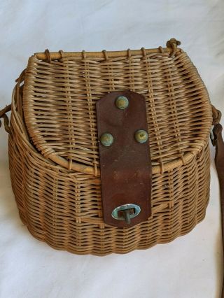 ANTIQUE Vintage WICKER FISHING CREEL Basket w/ Leather Strap & Clasp 2