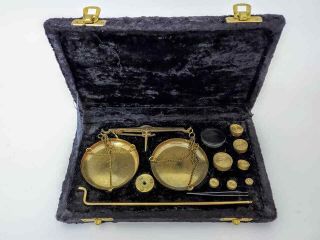 Antique Vintage Brass Portable Weight Balance Scale In Velvet Case