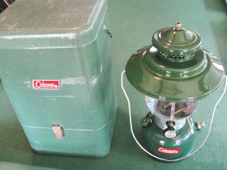 Vintage Coleman Lantern 228e 4 - 63 W / Metal Green Case And Accessory Safe