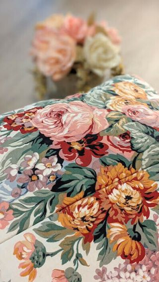 Ralph Lauren Allison Comforter,  Twin Size,  Floral Blanket,  Cabbage Roses
