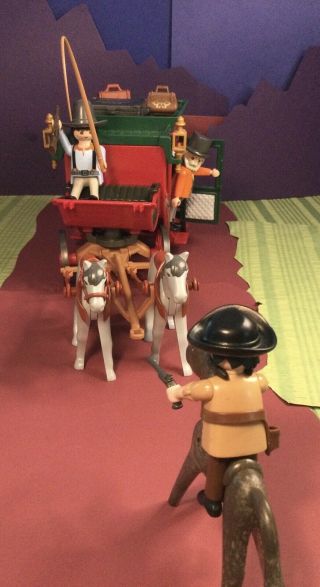 Playmobil Western 4399 Stagecoach Holdup 99.  99 Complete With