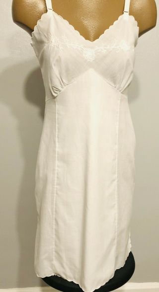 True Vintage White Cotton Blend Scalloped Hem Embroidered Full Slip Double Pane