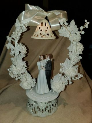 Vintage Wilton Wedding Cake Topper Bride & Groom Lighted Bell Flowers Arch W/box
