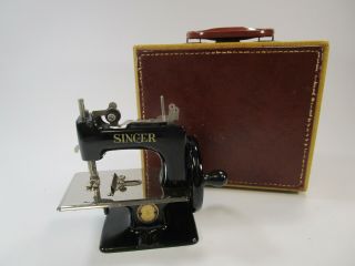 Vintage Antique Kids Child Singer Sewing Machine Toy With Case