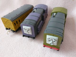 Thomas Trackmaster Dodge & Splatter With Sharing Carriage,  Battery Operated