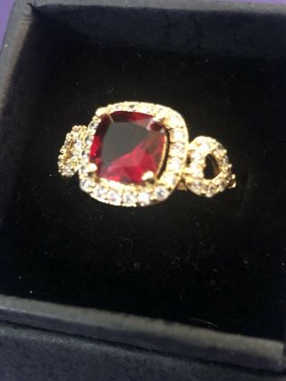 Vintage Gold Estate Ring W/ Ruby And Simulated Diamonds Stamped 14k Weighs 4g