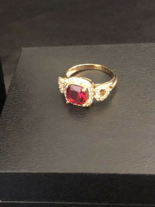 Vintage Gold Estate Ring w/ ruby and simulated diamonds stamped 14k Weighs 4g 3