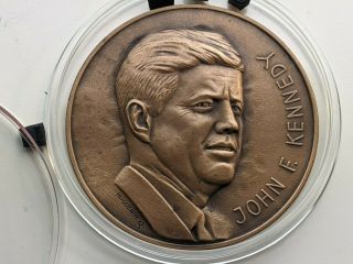 (1963) John F.  Kennedy President Commemorative medal by Huguenin R 60 mm 2