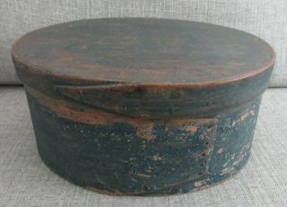 Antique Large Oval Shaker Pantry Box With Blue Paint And Lid -