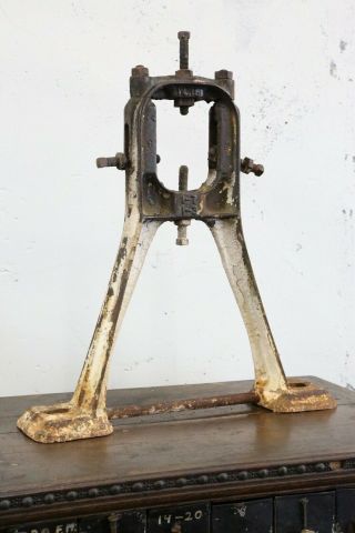 Antique Hit Miss Engine Machine Shop Line Shaft Carrier Bearing Hanger Iron Leg