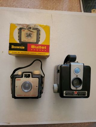 Kodak Brownie Bullet No.  26 Camera W Brownie Hawkeye Flash Vintage Antique