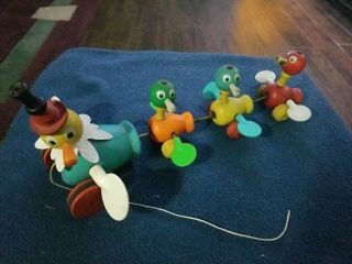 Fisher - Price Vintage Momma Duck And Ducklings.  Quacky Family Wood Pull Toy.  1956.