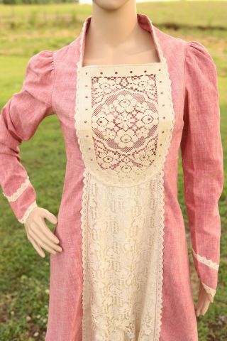 Larger Size 9 Black Label Style Red Gunne Sax