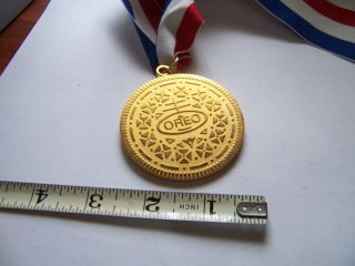 1988 Oreo Cookie Triathlon Collectible Medal On Red,  White And Blue Lanyard