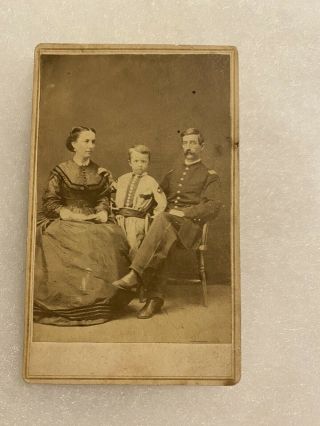 Antique Civil War Cdv Union Family Woman Soldier Officer Child Photo Picture