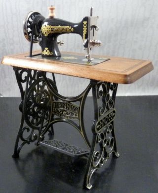 Bodo Hennig German Antique Treadle Sewing Machine 1:12 Dollhouse Miniature