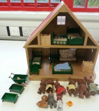 Vintage 1985 Sylvanian Families Cabin House With Accessories And 9 Figures 357