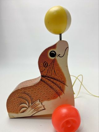 VINTAGE - 1978 FISHER - PRICE SUZIE SEAL 694 WOODEN PULL TOY 2