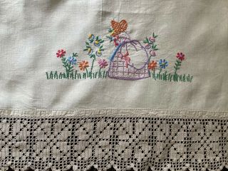 Antique Irish Linen Tablecloth Hand Embroidered Crinoline Lady Lace Border 50in 3