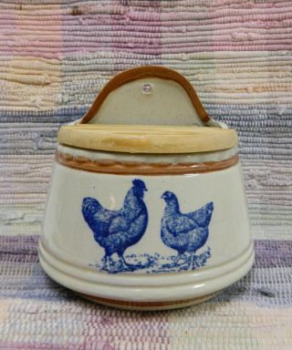 Vtg Stoneware Pottery Hanging Salt Box Blue Rooster Chicken Hen Wooden Lid Retro