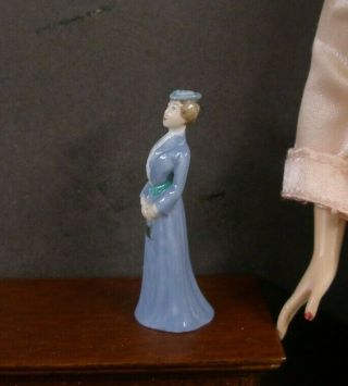 1:6 scale VINTAGE FINE PORCELAIN FIGURINE Dated 1983 Hand Painted 3