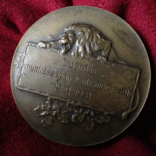 Antique Signed Huguenin 1921 Wrestling Fight Man Lion Oak Bronze Medal Artwork