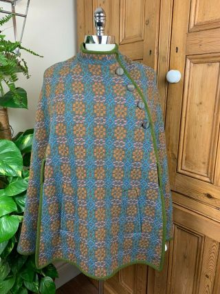Ladies True 1970s British Vintage Blue Green Welsh Tapestry Wool Retro Cape Open